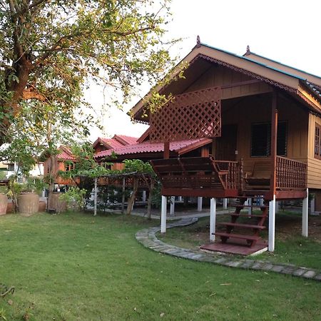 The Little Lopburi Village Екстериор снимка
